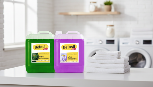 Bidoane mari detergent Belasil 10L langa rufe impaturite